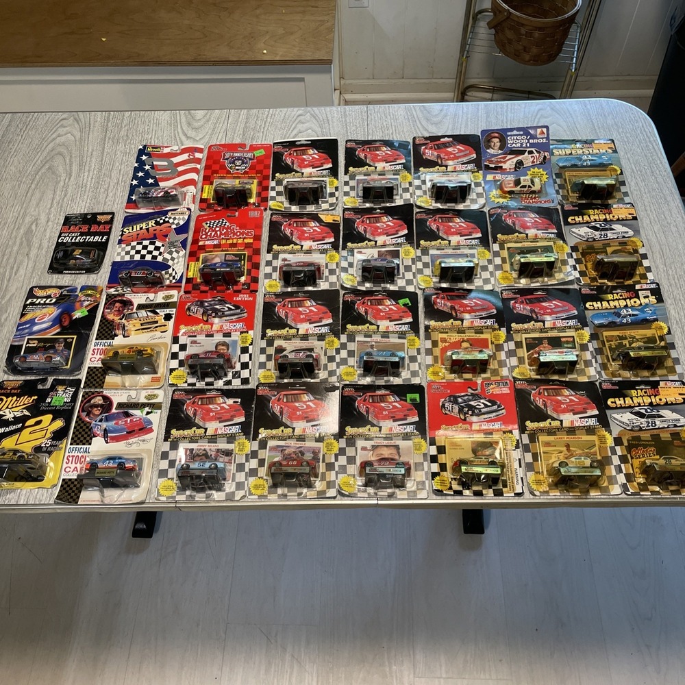 Lot 31 Vintage 1990s NASCAR Diecast Racing Champions Revell Matchbox 1/64